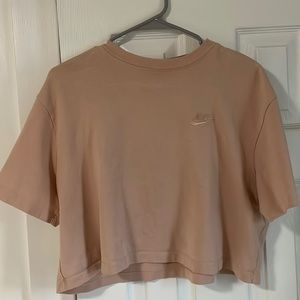 Cropped Nike T-shirt